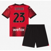 AC Milan Fikayo Tomori #23 Thuis tenue voor kinderen 2023-24 Korte Mouwen (+ broek)