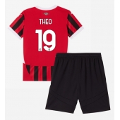 AC Milan Theo Hernandez #19 Thuis tenue voor kinderen 2024-25 Korte Mouwen (+ broek)