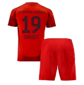 Bayern Munich Alphonso Davies #19 Thuis tenue voor kinderen 2024-25 Korte Mouwen (+ broek)