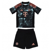 Bayern Munich Uit tenue voor kinderen 2024-25 Korte Mouwen (+ broek)