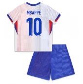 Frankrijk Kylian Mbappe #10 Uit tenue voor kinderen EK 2024 Korte Mouwen (+ broek)