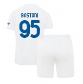 Inter Milan Alessandro Bastoni #95 Uit tenue voor kinderen 2023-24 Korte Mouwen (+ broek)