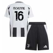 Juventus Weston McKennie #16 Thuis tenue voor kinderen 2024-25 Korte Mouwen (+ broek)