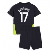 Manchester City Kevin De Bruyne #17 Uit tenue voor kinderen 2024-25 Korte Mouwen (+ broek)